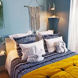 By Gwen - Le Jaures Apartamento