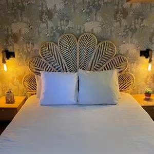 Bed & Breakfast Péniche Le Pescalune - D'hôtes, Arles